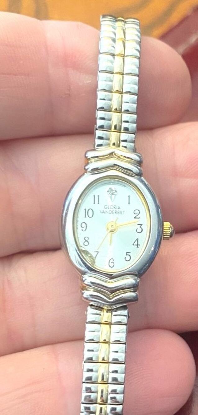 Women's Gloria Vanderbilt Silver Tone Watch, Diamond Accent, Expansion Band